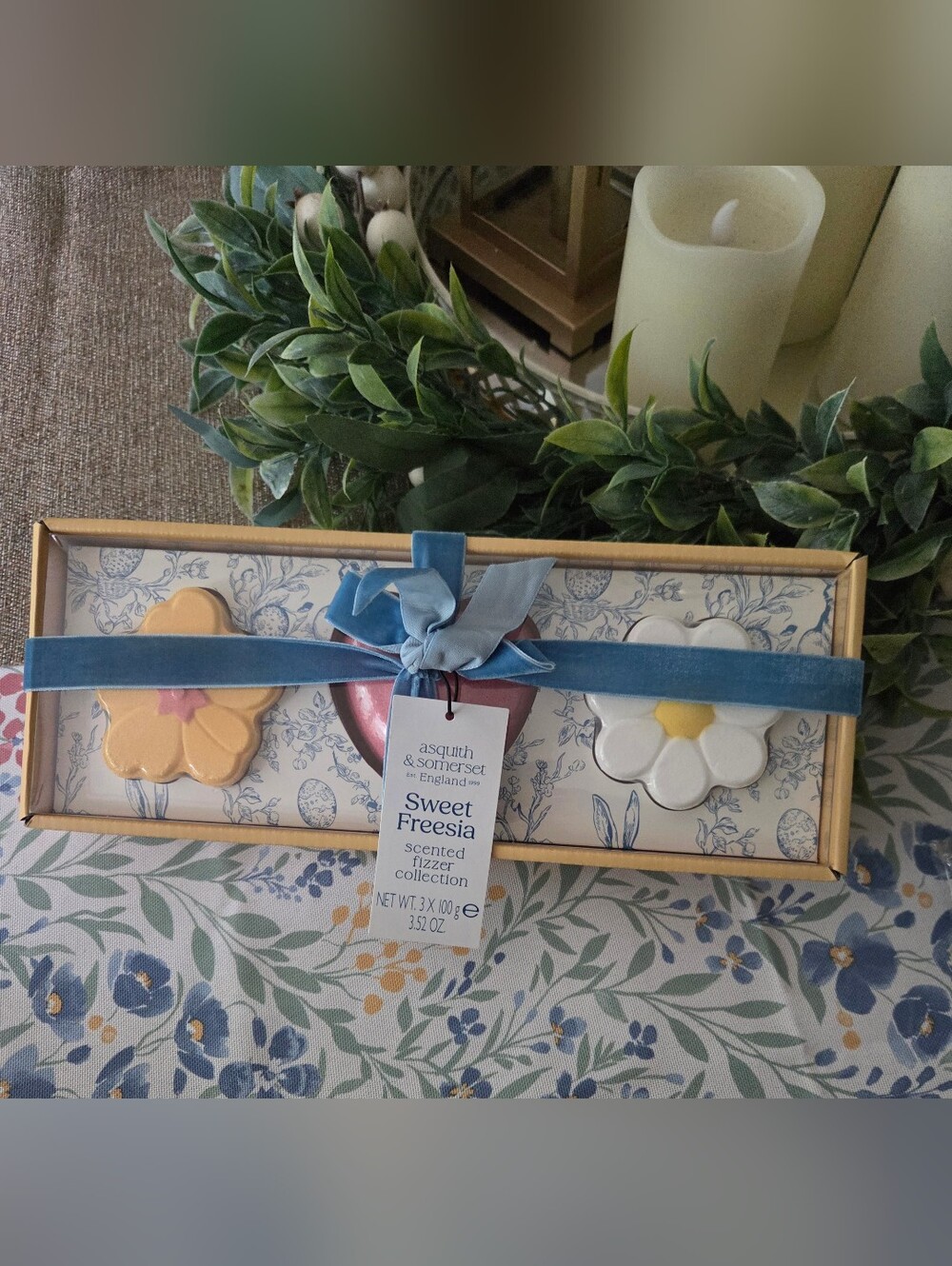 Asquith & Somerset Sweet Freesia Scented Fizzer Collection - Blue/White/Yellow